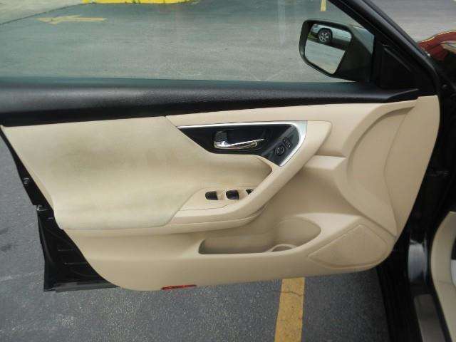 2014 Nissan Altima 2.5 SV 4dr Sedan